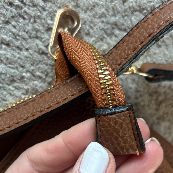 Mulberry Like Brown Leather Crossbody Bag - Picture 10 of 14